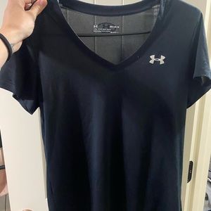 UA black vneck womens